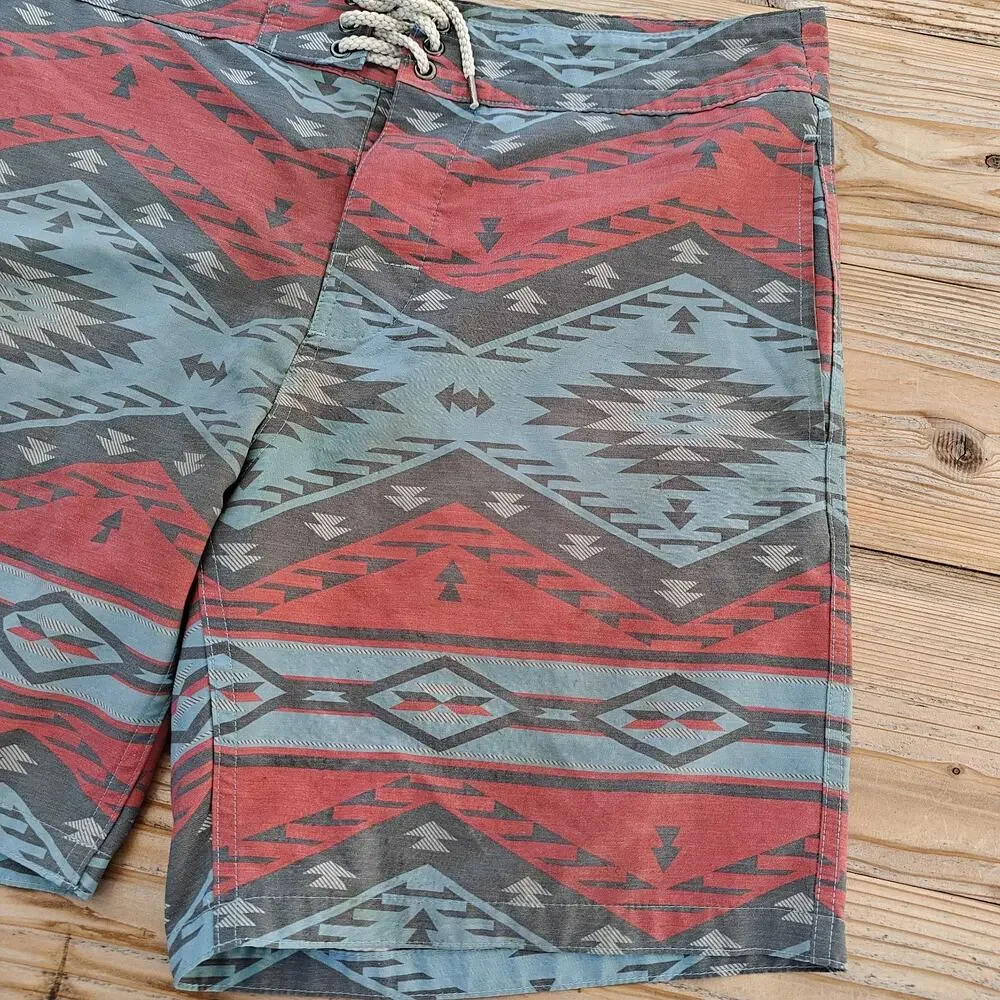 Faherty Men's Aztec Navite American Shorts Size 32 Red Blue